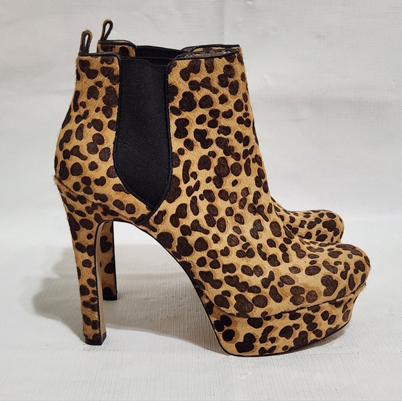 Womens Vince Camuto Leopard Print Heeled Platform Booties Size 7 1/2 B - Picture 1 of 10